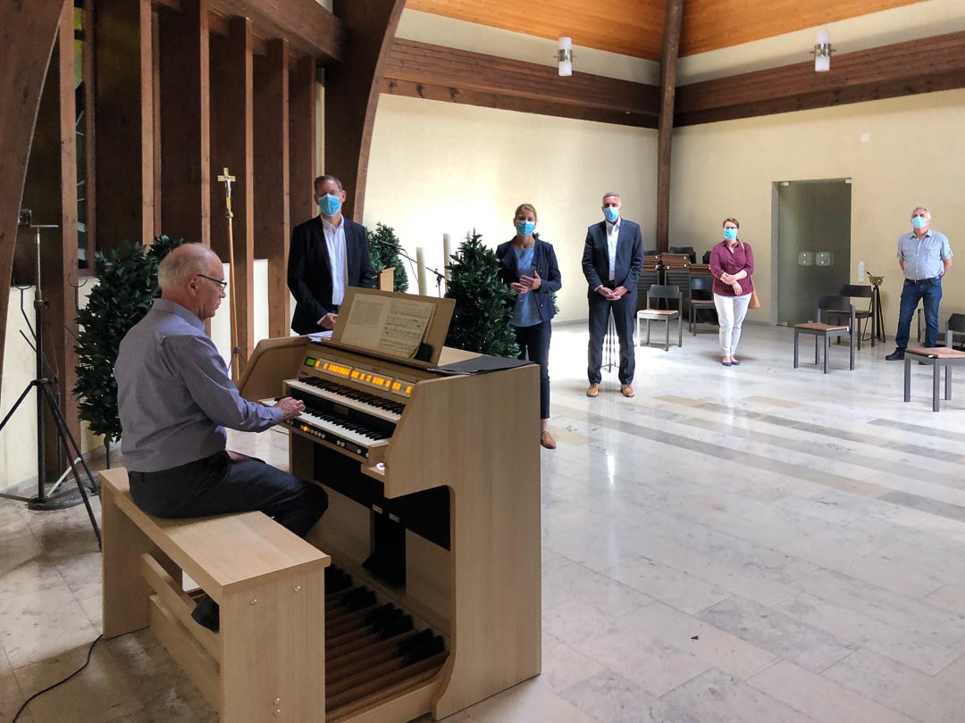 Neue Orgel in der Abenheimer Trauerhalle